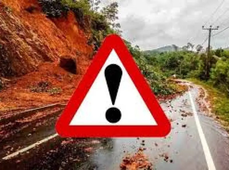 උදාකලගම ප්‍රදේශයේ නායයෑමක් 